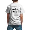 modelo con remera personalizada blanca ilustrativa estampa espalda niños - FL Fábrica de Ropa